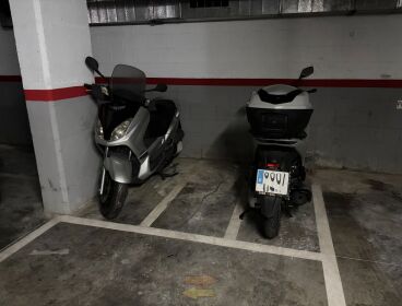 1 o 2 plazas de moto contiguas en Parking El Retiro – Sitges centro